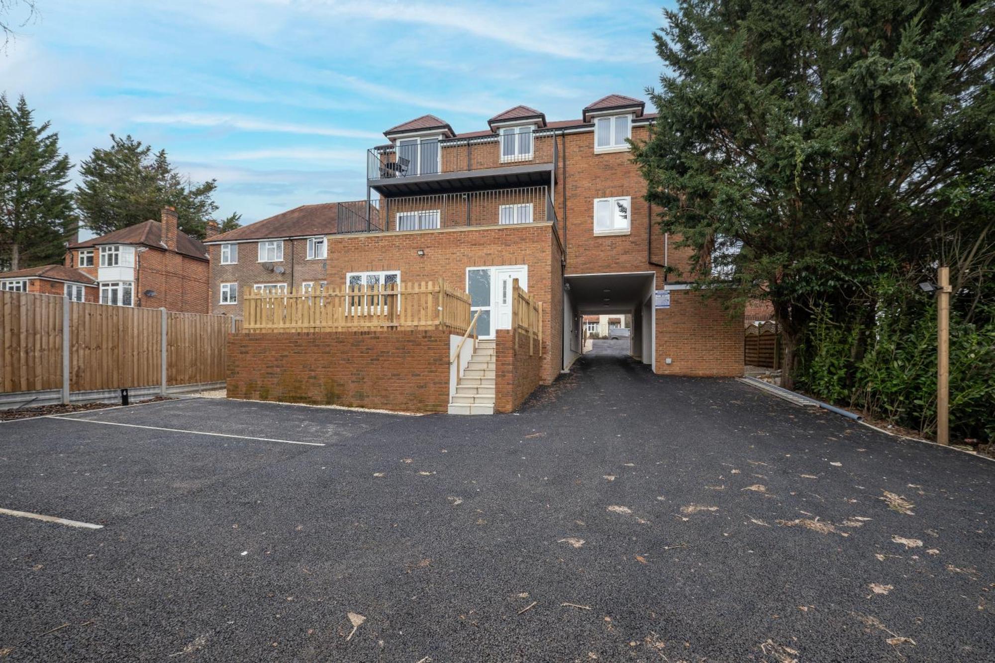 2 Bedroom Penthouse With Parking High Wycombe By 360Stays Bagian luar foto