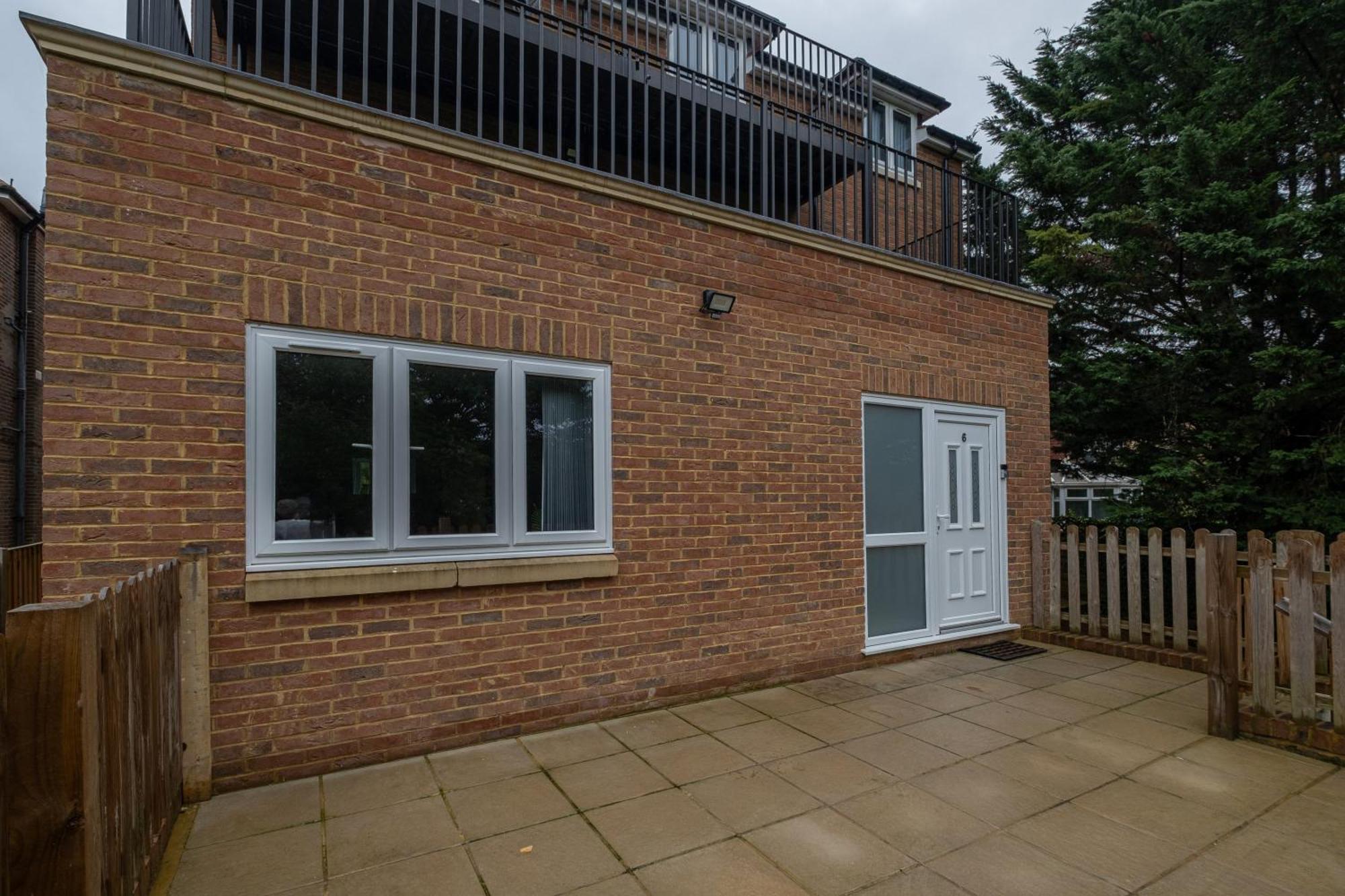 2 Bedroom Penthouse With Parking High Wycombe By 360Stays Bagian luar foto